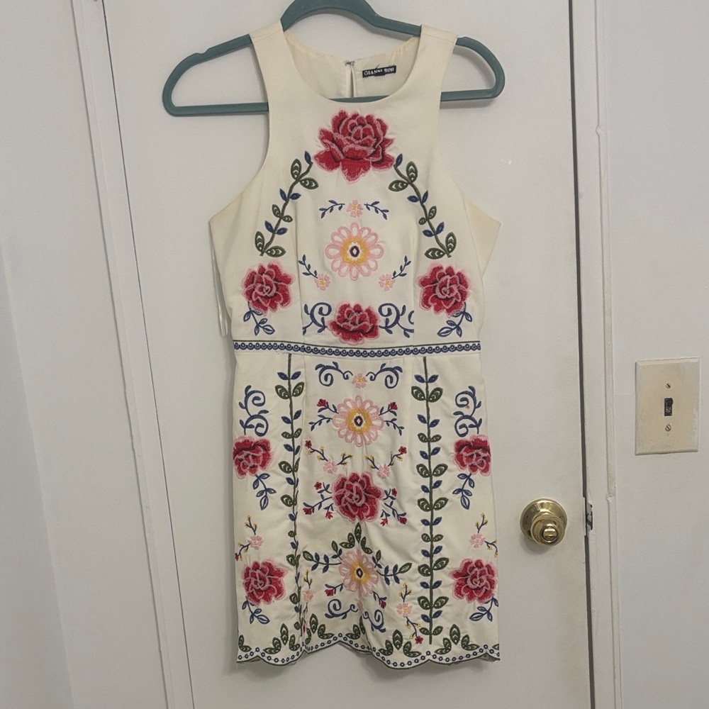 Gianni Bini Cream Dress with Red and Pink Floral Design